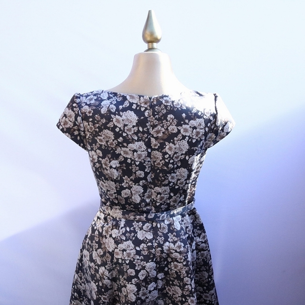 Gorgeous GAL MEETS GLAM Size 8 Elle Duchess Satin Cocktail Dress Floral Prints - Picture 7 of 11